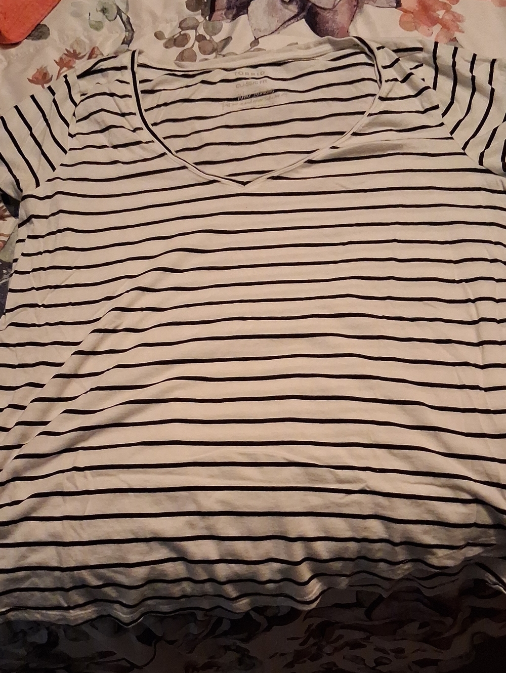 torrid White and Black Striped V-Neck Short Sleeve Tee